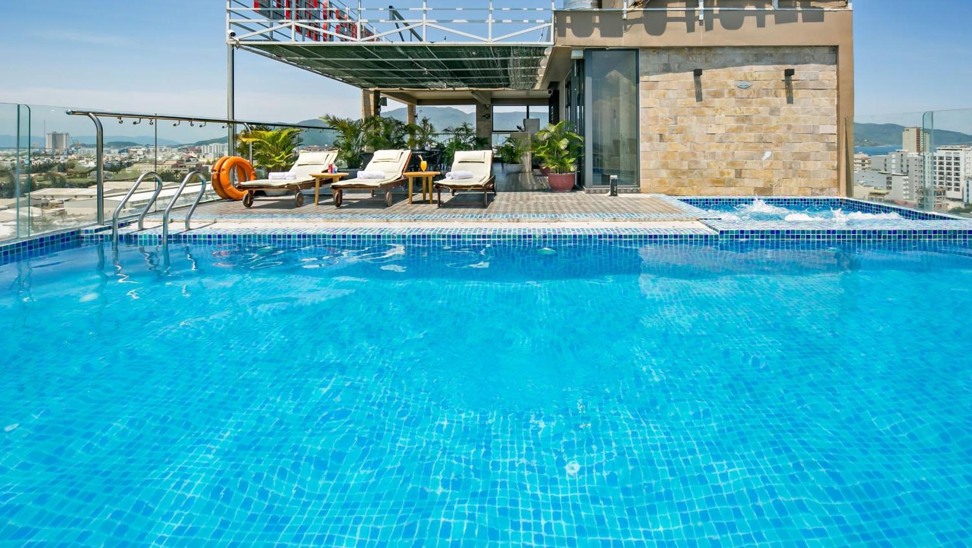 Bliss Luxury Hotel Da Nang Exteriör bild